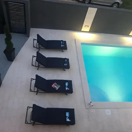 ヴィラ Balera ザダル